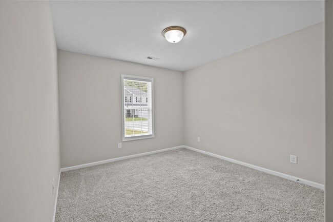 Building Photo - 118 Station Yard Rd