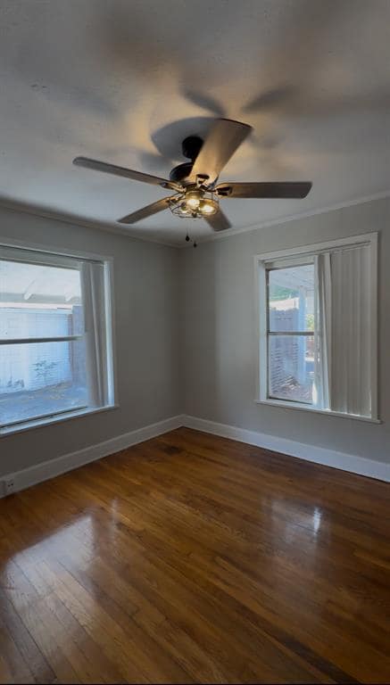 Building Photo - 935 E 53rd St