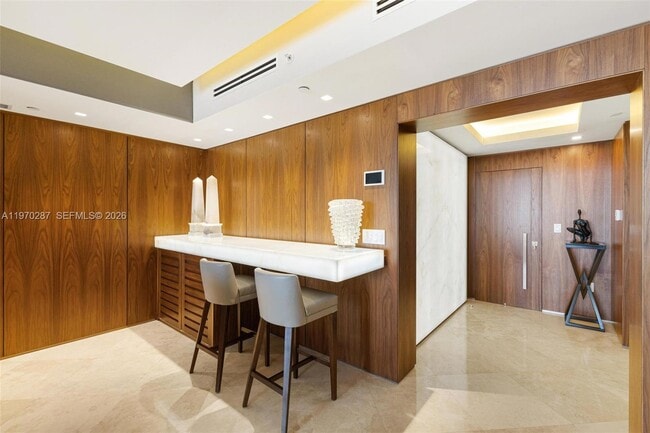 Building Photo - 17875 Collins Ave