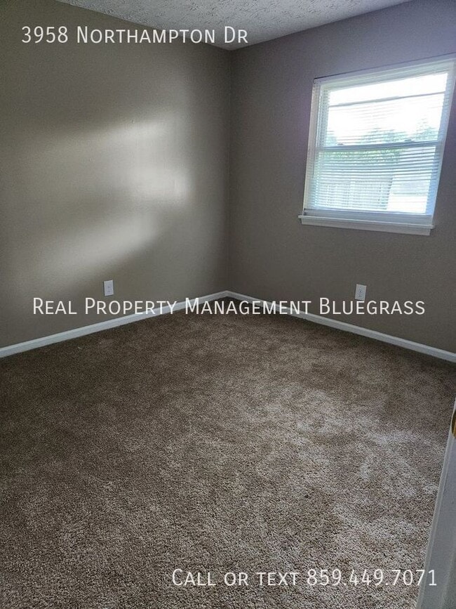 Building Photo - 3958 Northampton Dr