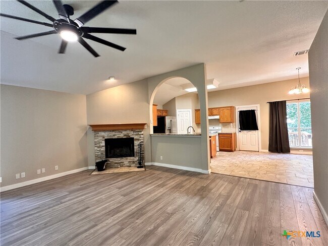 Building Photo - 2029 Northview Dr