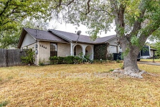 Building Photo - 1242 Hollyhock Ln