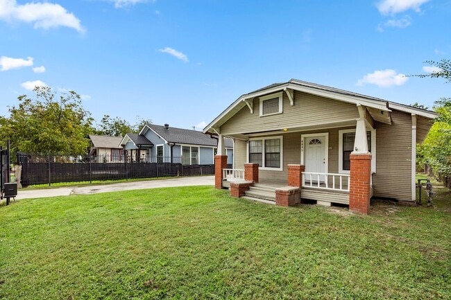Building Photo - 4605 Beggs St