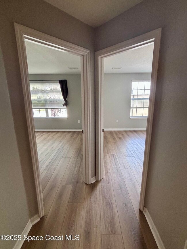 Building Photo - 100 Colibri Way