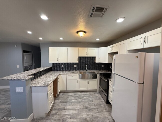 Primary Photo - 4300 N Lamont St