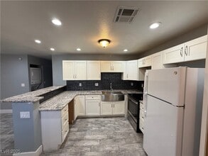 Building Photo - 4300 N Lamont St