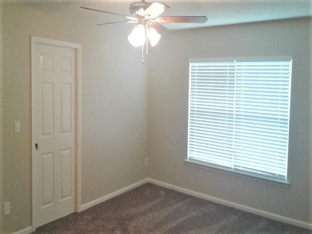 Building Photo - 12407 Hatton Chase Ln E