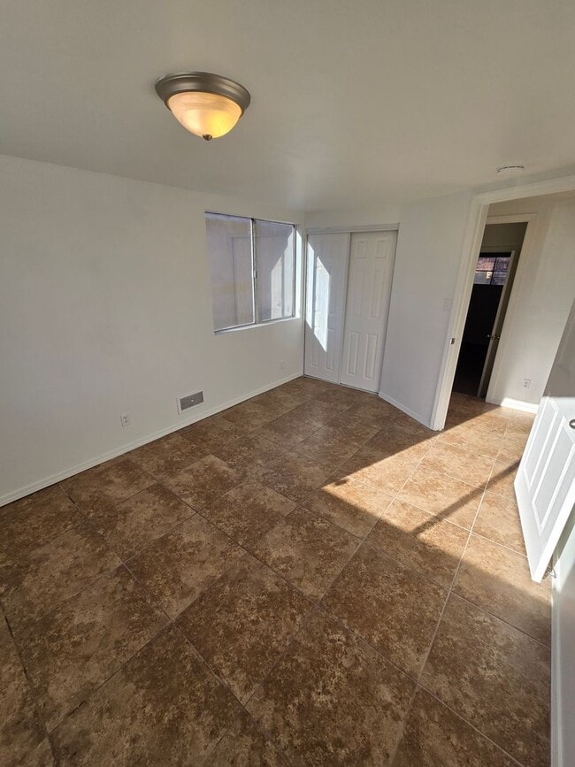 Building Photo - Centrally located in the NE Heights 4 bedroom, 1 3/4 Bath 1900 square feet.