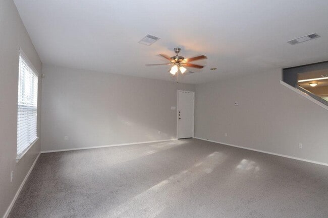 Building Photo - 10316 Garbacz Dr