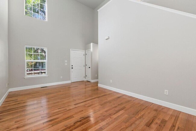 Building Photo - 1878 Twin Lakes Cir