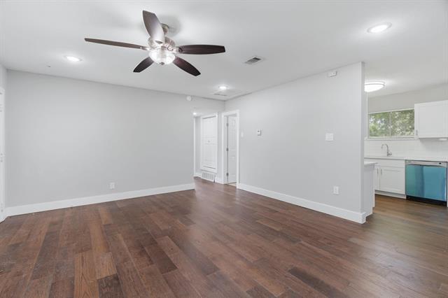 Building Photo - 2204 Dunloe Ave