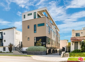 Building Photo - 1819 1/2 Veteran Ave