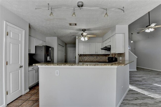 Building Photo - 1112 Ashbury Dr