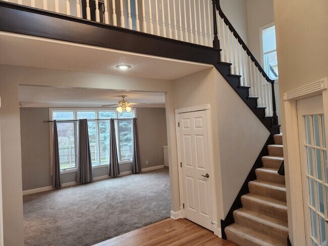 Building Photo - 13500 Sheridan Ave