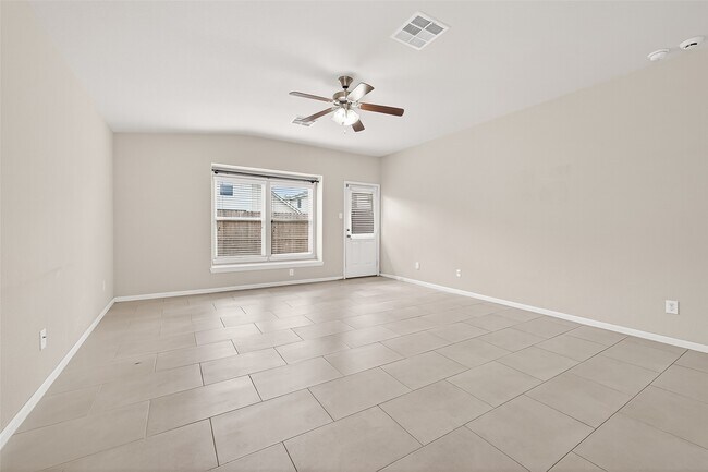 Building Photo - 19339 Vermillion Ct