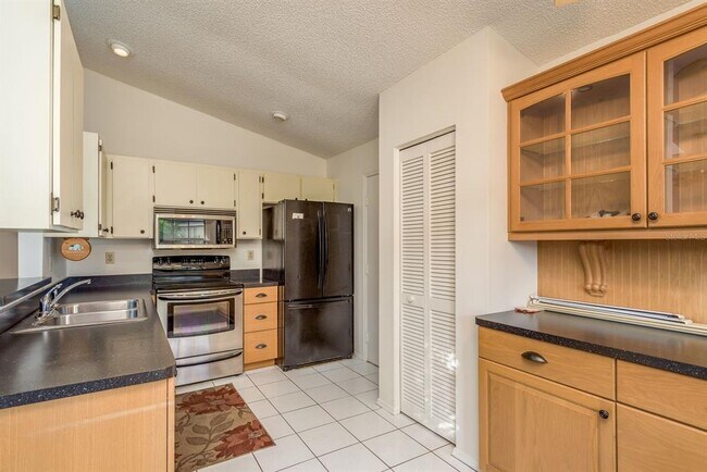 Building Photo - 10918 Freemont Dr