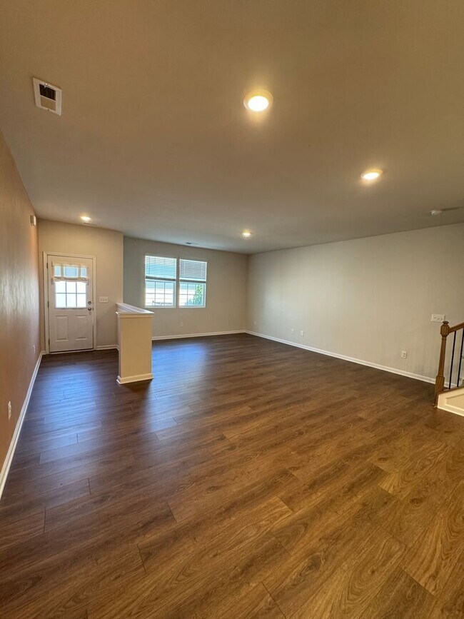 Building Photo - Charming Home in Travelers Rest!