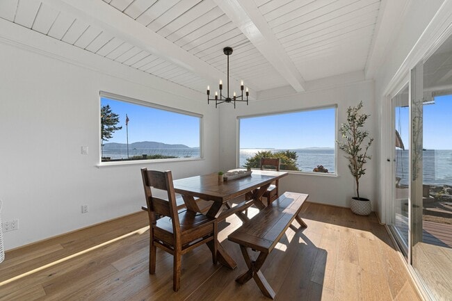 Building Photo - 4825 Sucia Dr