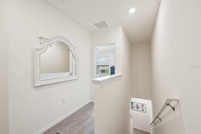 Building Photo - 16646 Maude Dr