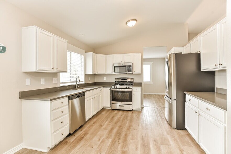 Building Photo - 4492 Ripple Dr