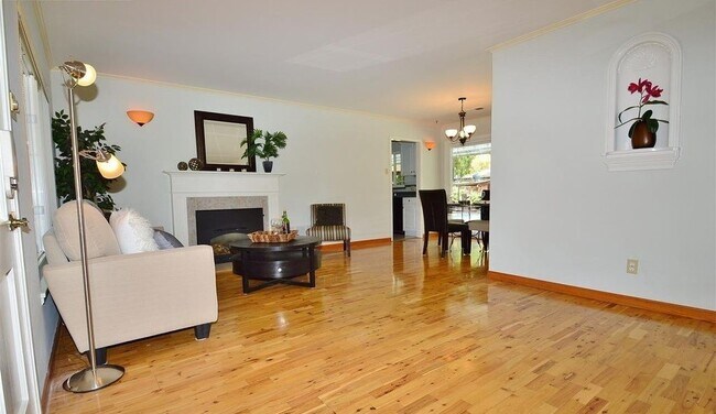 Building Photo - COMING SOON! Beautiful Pleasant Hill Singl...