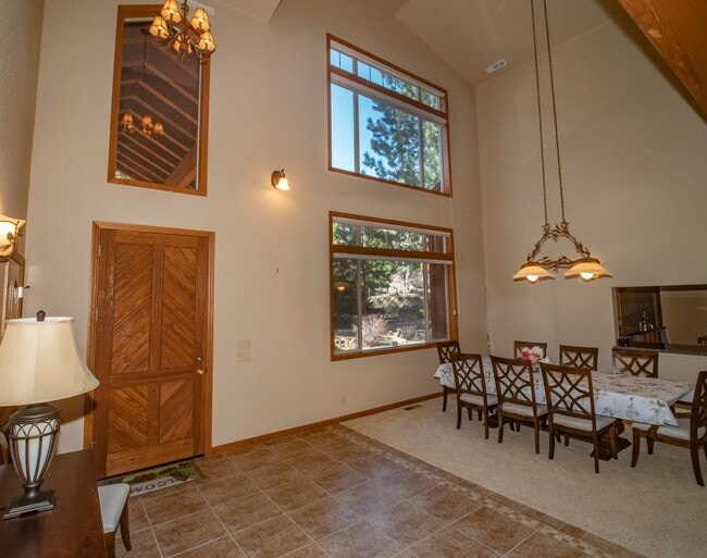 Building Photo - Beautiful home for rent in Galena Forest