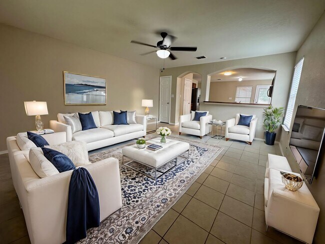 Building Photo - COMFORTABLE HOME | SINGLE STORY  |  CLOSE TO HWY 151 & 410 | SHOPPING & RESTAURANTS