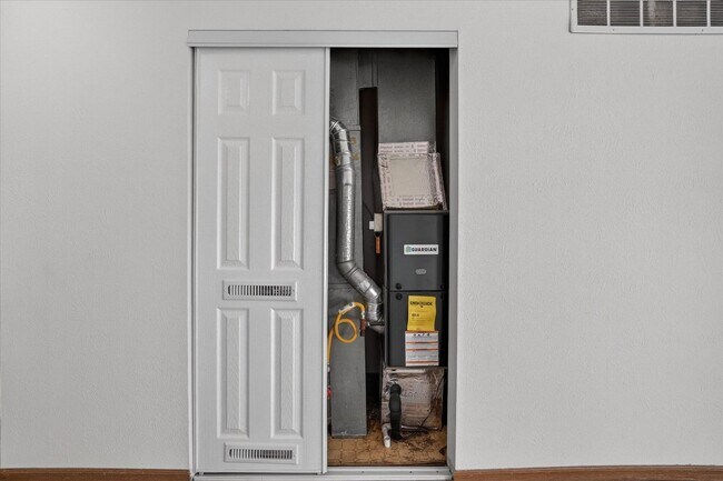 Building Photo - 2755-2761 Scarlet Oak