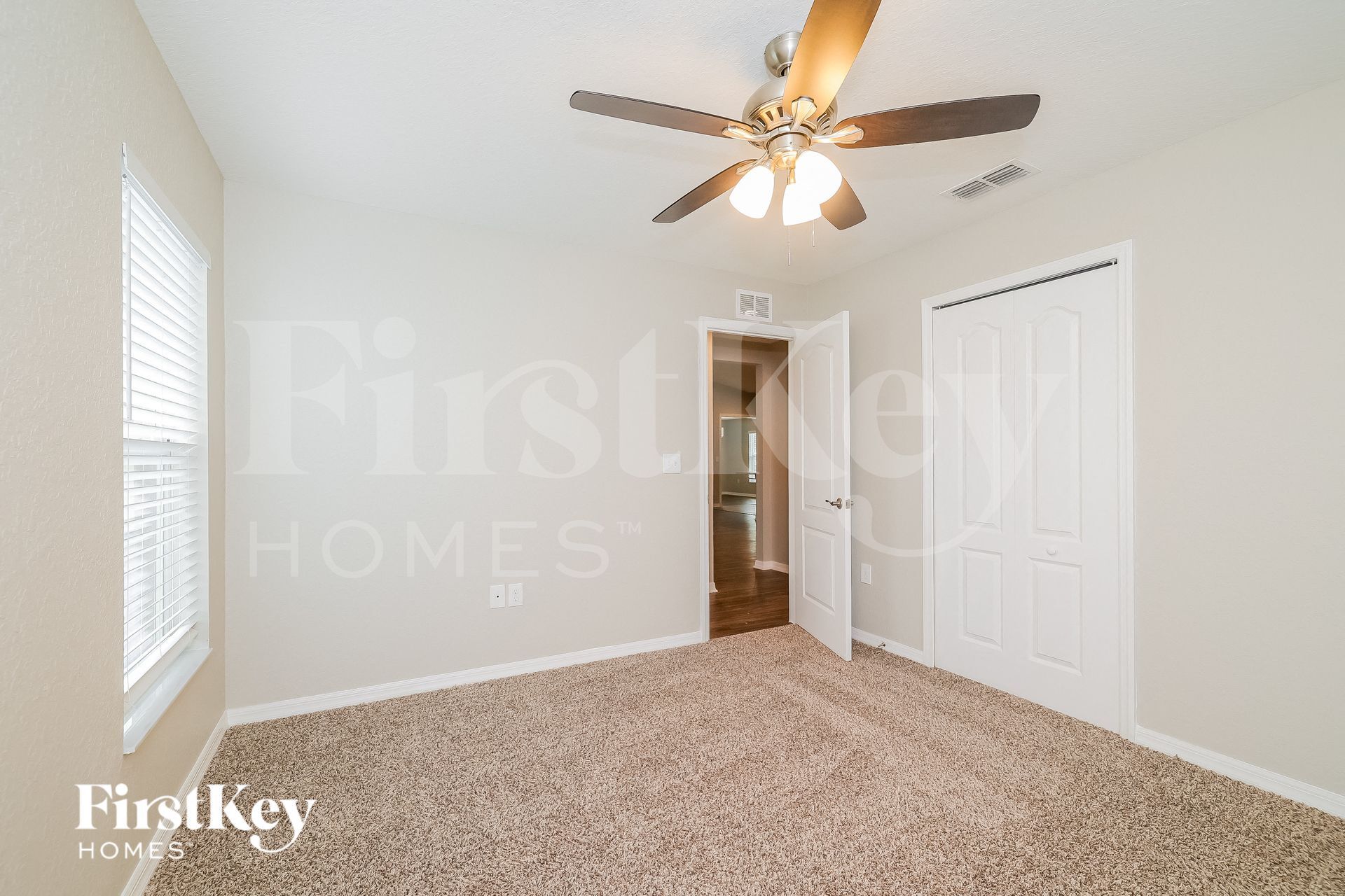 Building Photo - 109 Solis Dr