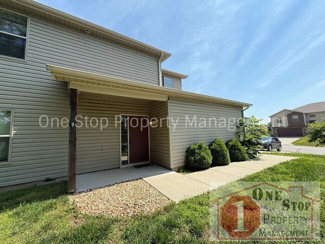 Primary Photo - 3-Bedroom, 2.5-Bathroom in Platte City