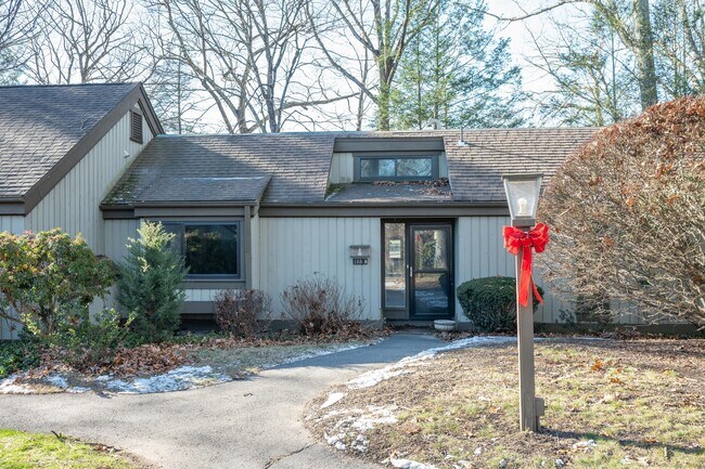 Building Photo - 123 Heritage Vlg