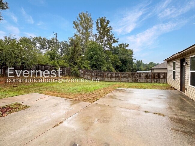 Building Photo - 22 Oakland Cir