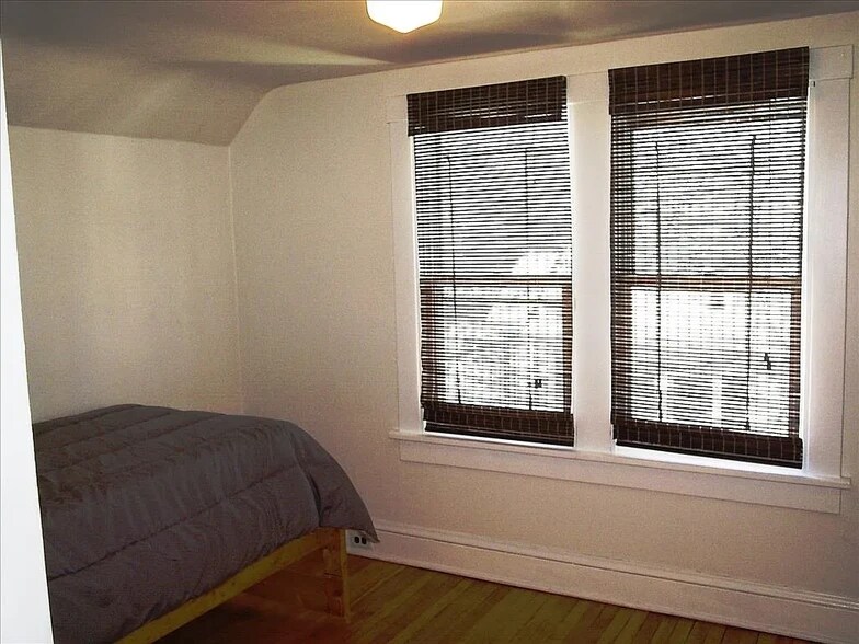Building Photo - 1516 Badger Ave