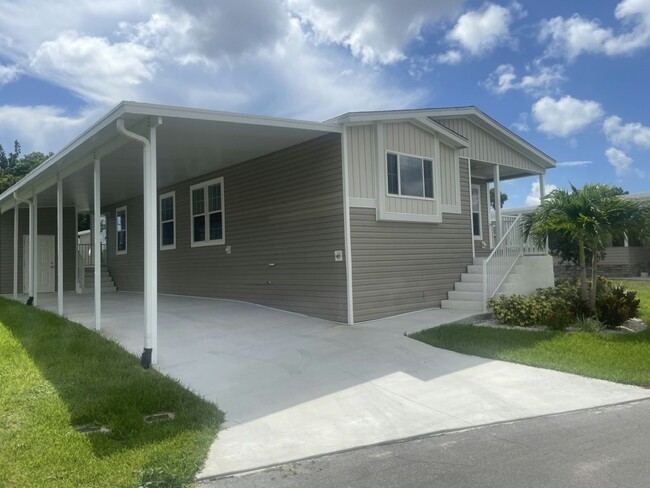 Building Photo - 7465 44th Terrace N