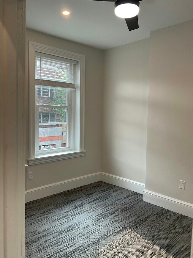 Building Photo - 57 S 6th St
