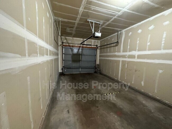 Building Photo - 5151 W 29th St