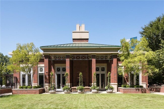 Building Photo - 1820 Peachtree Rd NW