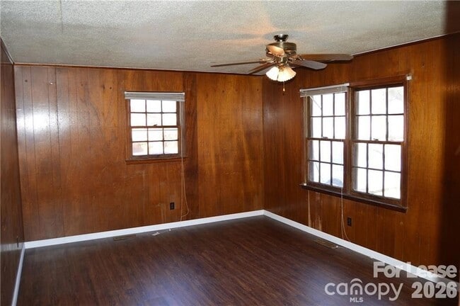 Building Photo - 2409 2nd St