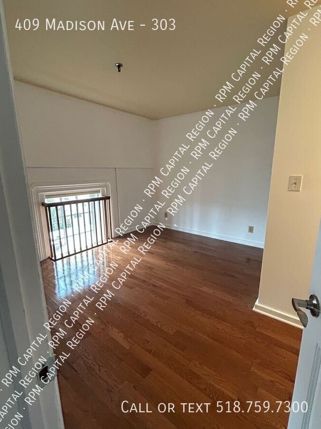 Building Photo - 409 Madison Ave