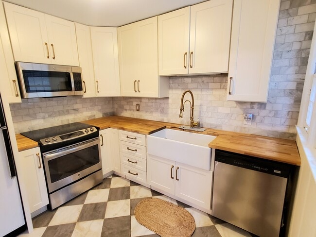 Building Photo - 829 Texas Ave