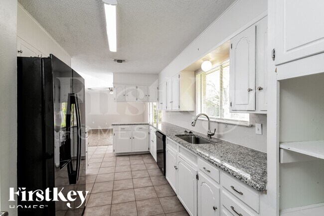 Building Photo - 1504 Terrace St