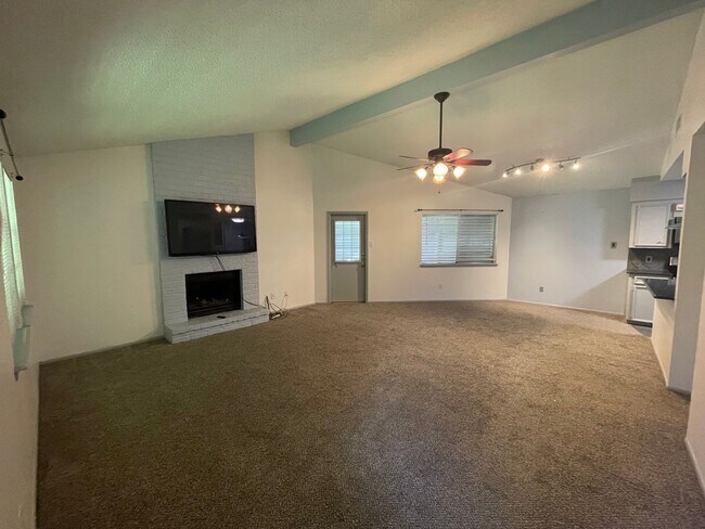 Building Photo - This spacious 3-bedroom, 2-bathroom apartment
