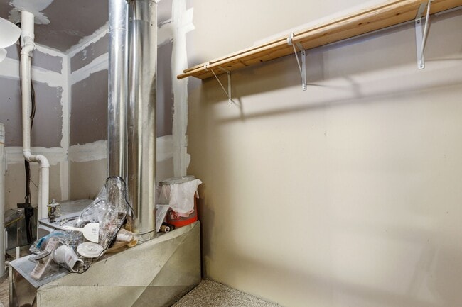Building Photo - 314 W Vine St