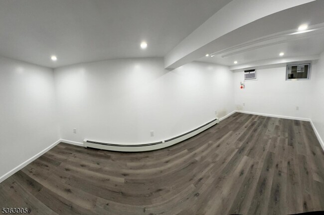 Building Photo - 74 Eaton Pl