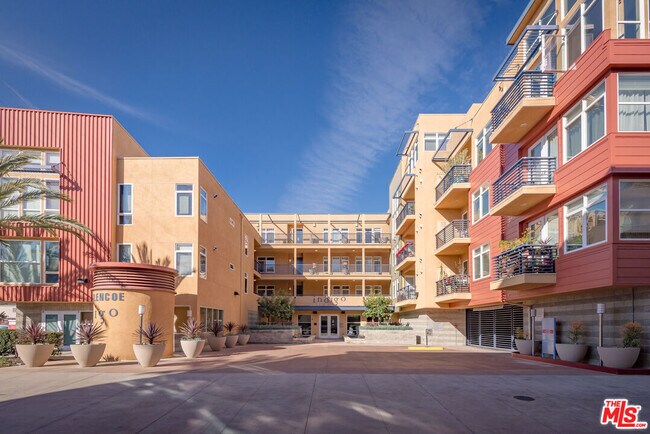 Building Photo - 4050 Glencoe Ave