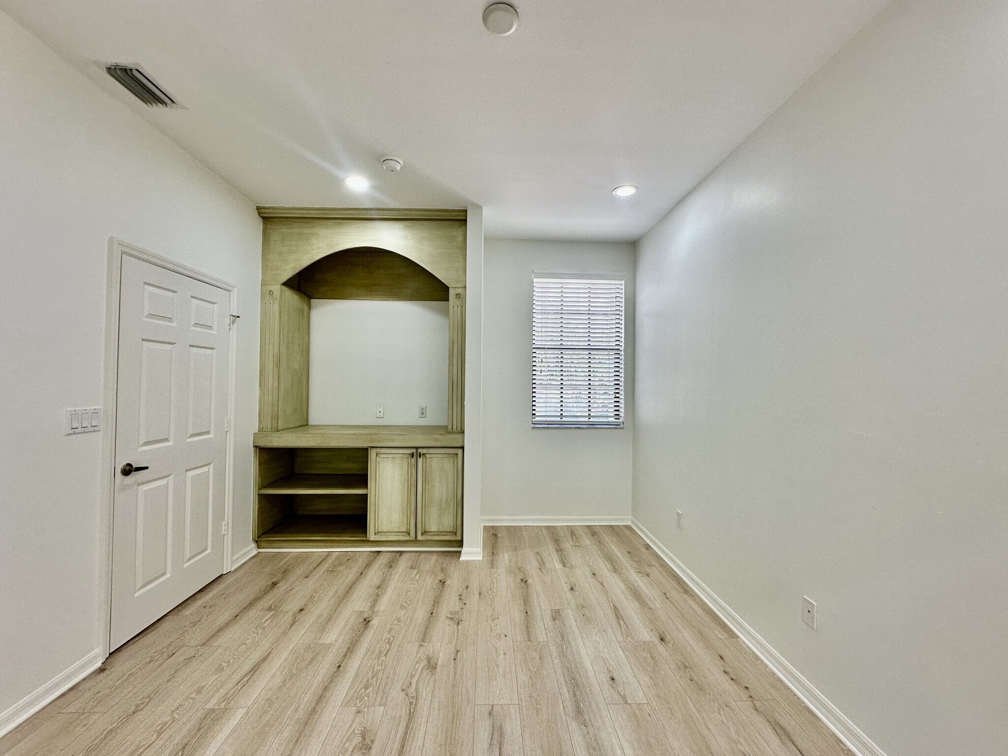 Building Photo - 15031 Summit Pl Cir