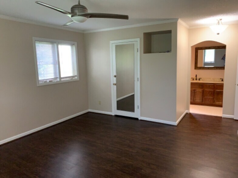 Building Photo - 102 Buccaneer Dr