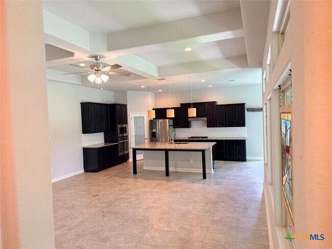 Building Photo - 490 Pecan Meadows