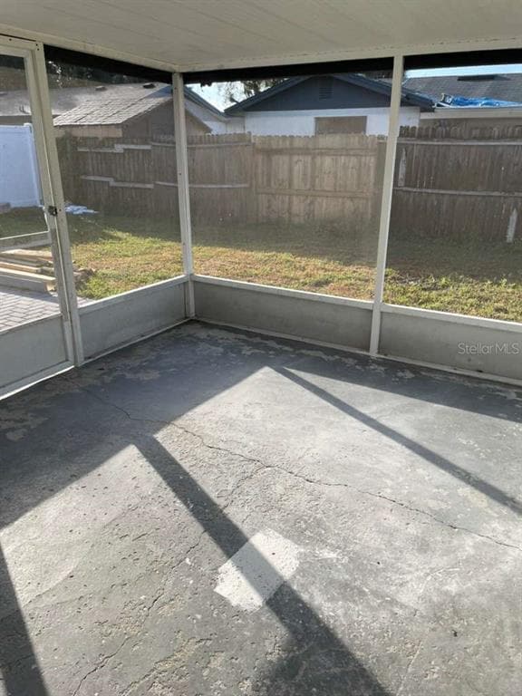 Building Photo - 10106 Royal Acres Ct