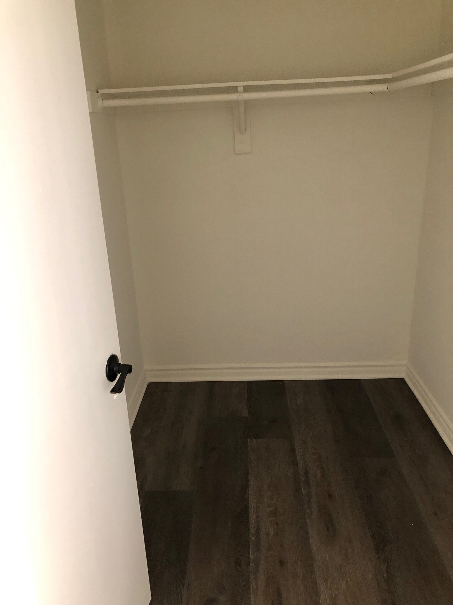 Building Photo - 1325 Hoover S St